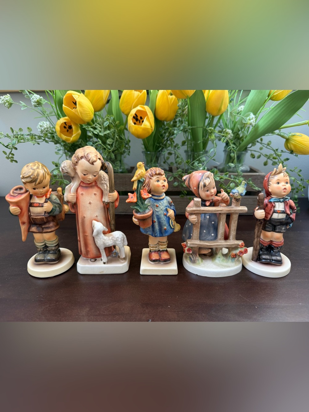 Lot of 5 Hummel figurines by M.J Hummel - Picture 5 of 9